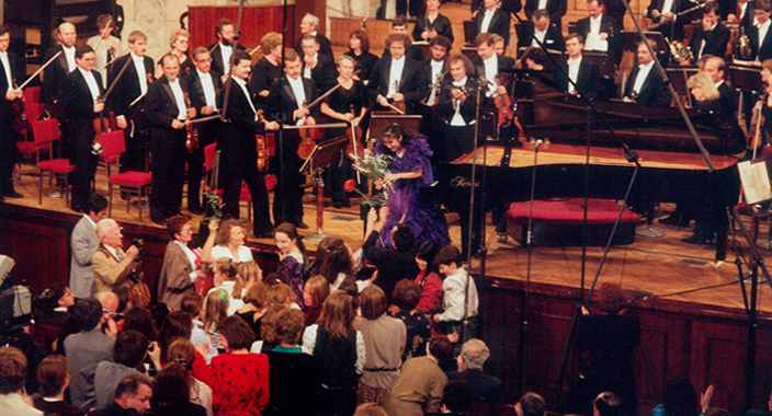 Ms. Takako Takahashi, played the Full Concert Piano EX, awarded at the 12th Chopin International Piano Competition (1990)