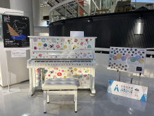 浜松科学館に花のイラストのラッピングピアノ</br>展示開始・ホームコンサート開催のお知らせ